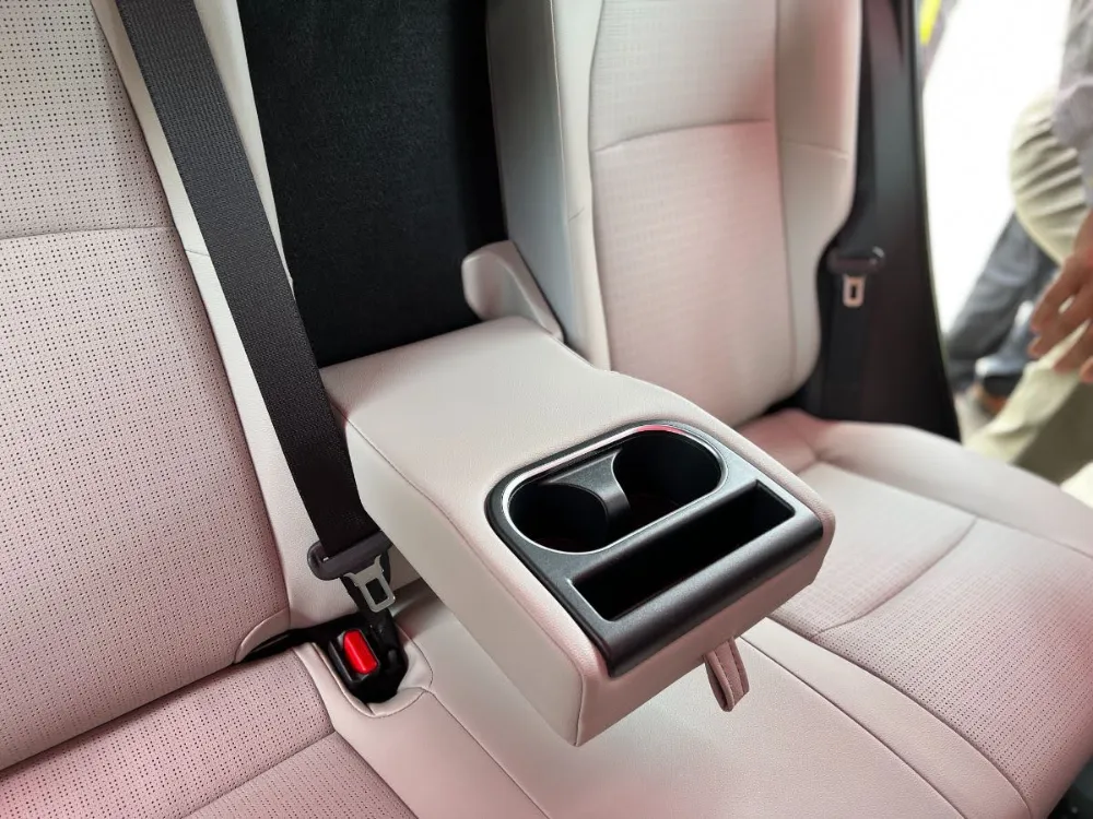 2023 Toyota bZ4X XLE Tech in Heavy Metal 16